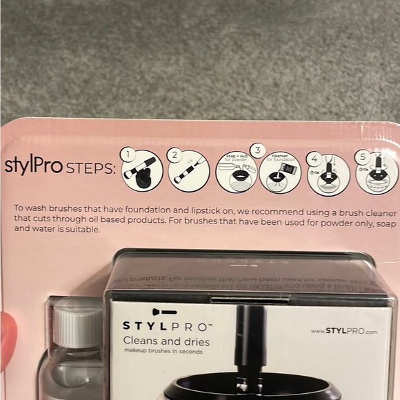 NWT makeup brush cleaner - Picture 3 of 3